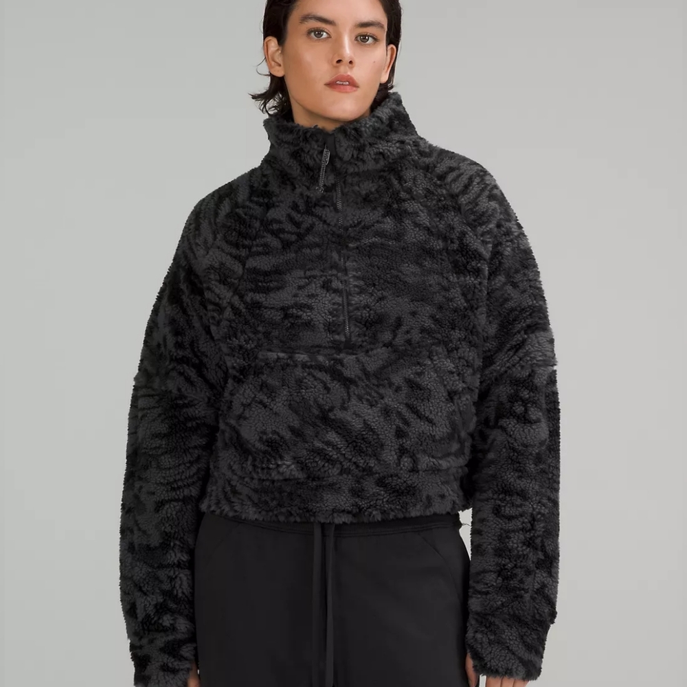 Scuba Oversized Fleece Funnel Neck in Liquidize Camo Jacquard Dark Carbon Black